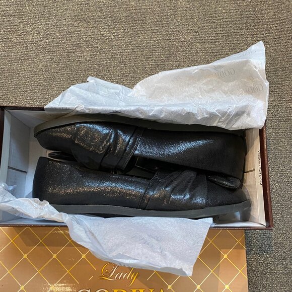 Godiva Metallic Black Flats 8 New In Box - Picture 9 of 9